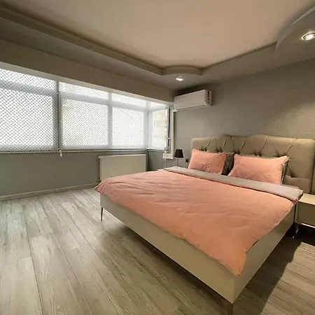 Apartament High-end Designed Flat With Carpark In Alsancak