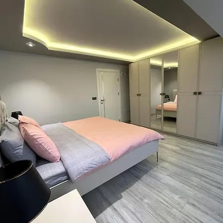 Apartament High-end Designed Flat With Carpark In Alsancak