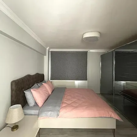 High-end Designed Flat With Carpark In Alsancak Σμύρνη