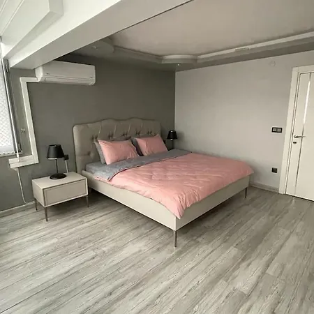 High-end Designed Flat With Carpark In Alsancak * Σμύρνη
