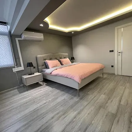 High-end Designed Flat With Carpark In Alsancak * Σμύρνη